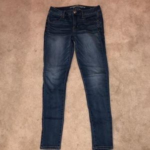 High wasted medium wash jeggings